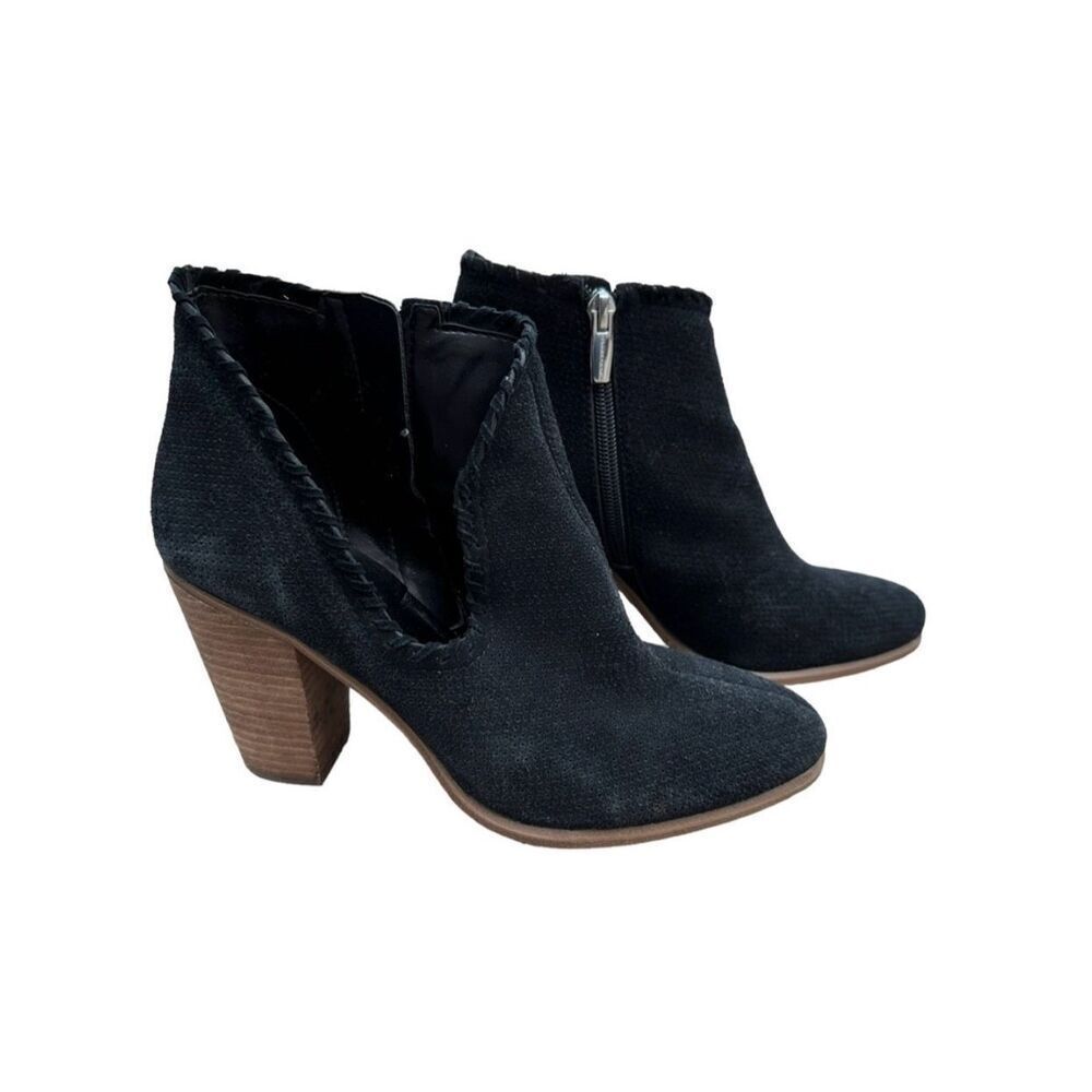 Vince Camuto FERNLEE Booties Heeled Suede Ankle Cutout Black Women Size 8